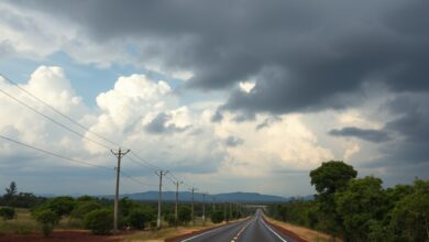 Vista de uma estrada de terra em Cabo Delgado sob um céu nublado, simbolizando desafios de segurança regional.
